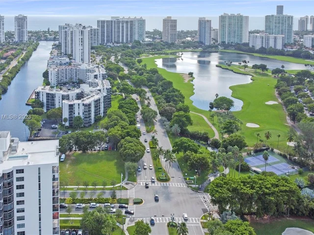 3375 N Country Club Dr, Aventura FL 33180