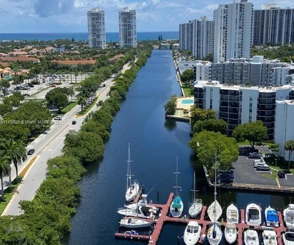 3375 N Country Club Dr, Aventura FL 33180