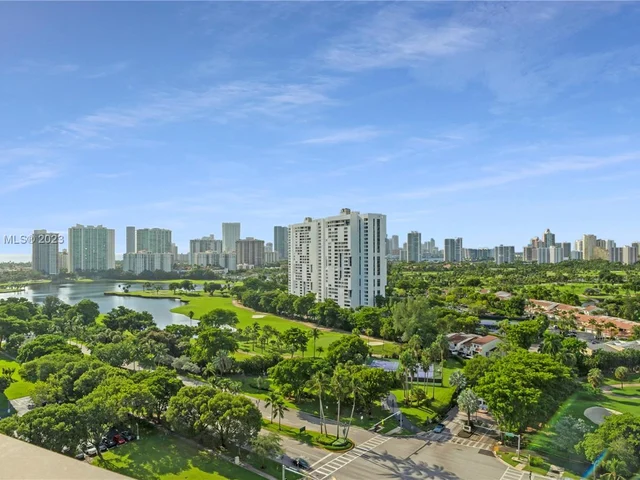 3375 N Country Club Dr, Aventura FL 33180