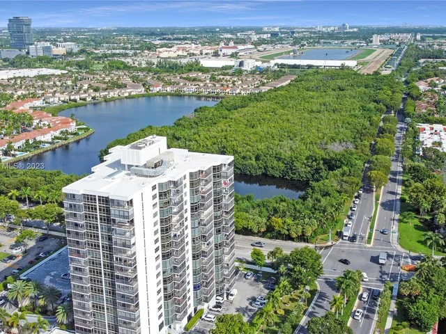 3375 N Country Club Dr, Aventura FL 33180