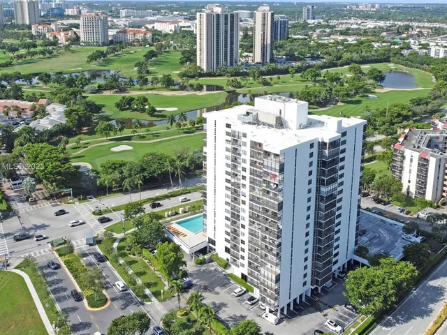 3375 N Country Club Dr, Aventura FL 33180