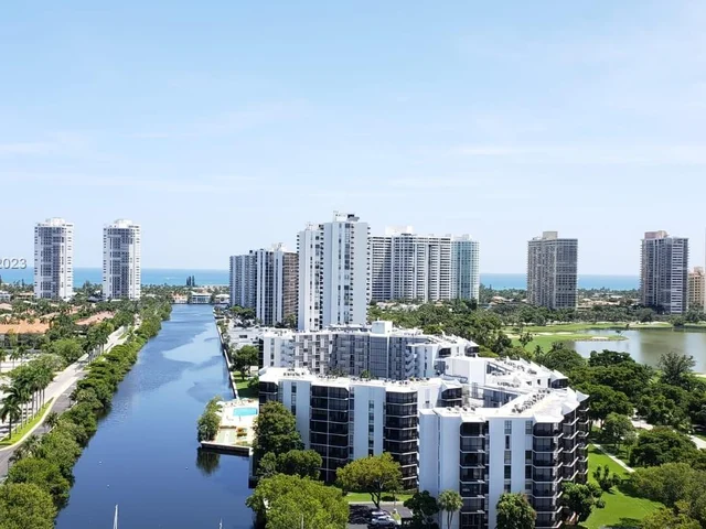 3375 N Country Club Dr, Aventura FL 33180