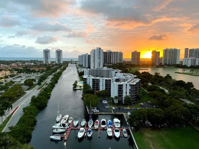 3375 N Country Club Dr, Aventura FL 33180