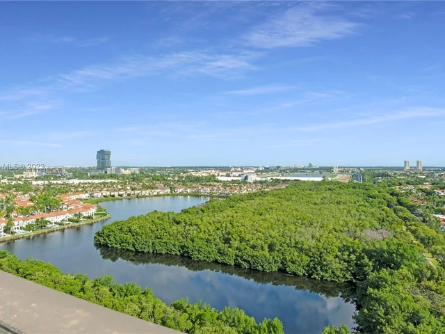 3375 N Country Club Dr, Aventura FL 33180