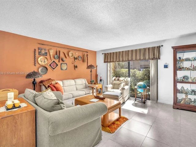 13781 SW 84th St # F, Miami FL 33183