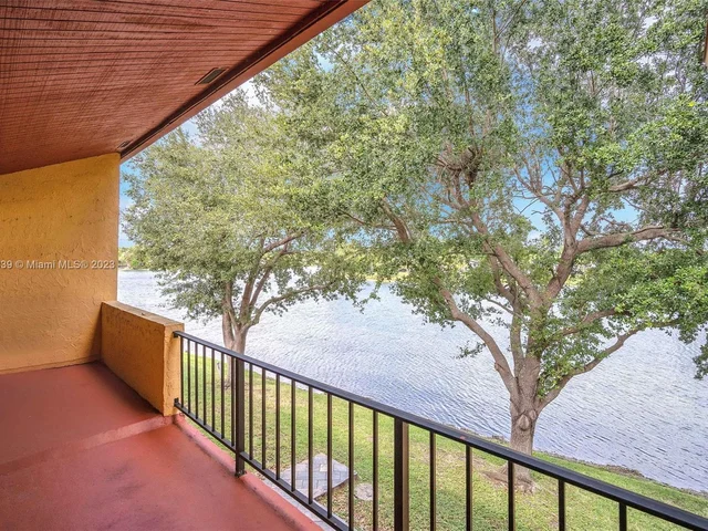 13781 SW 84th St # F, Miami FL 33183