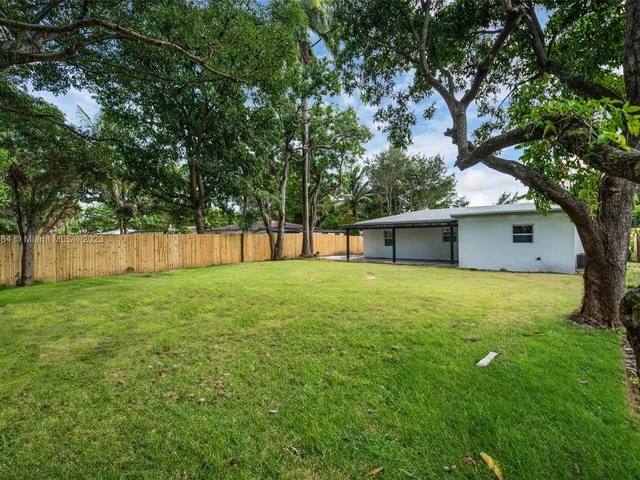 1321 NE 149th St, Miami FL 33161