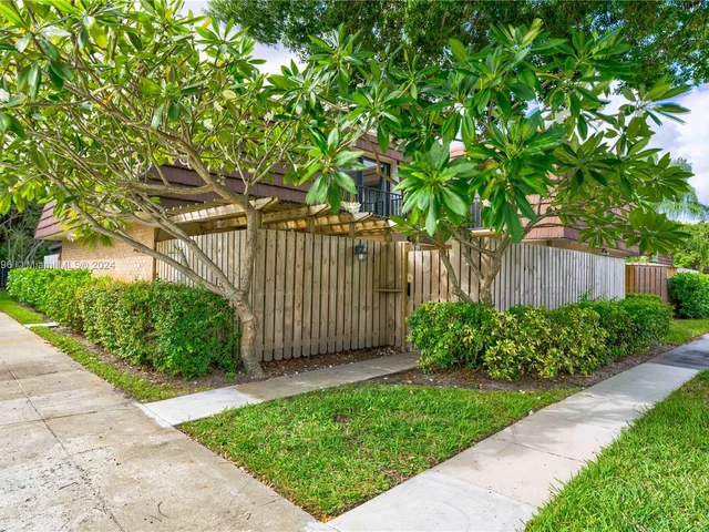 2313 23rd Lane, Palm Beach Gardens FL 33418