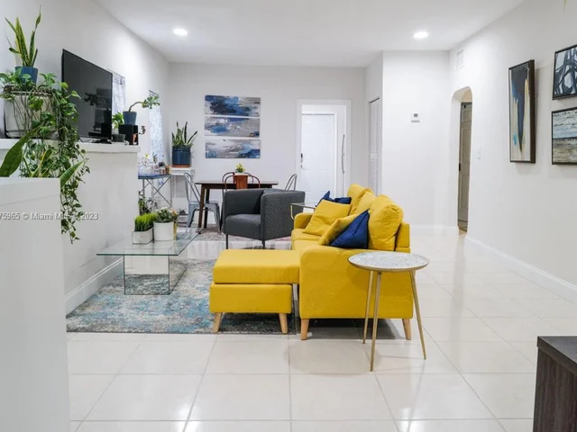 1325 NW 55th St # 1, Miami FL 33142