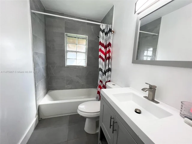 1915 NW 46th St, Miami FL 33142