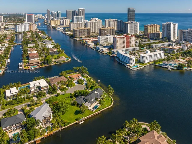 101 Holiday Dr, Hallandale Beach FL 33009