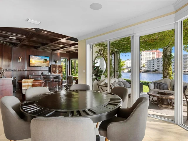 101 Holiday Dr, Hallandale Beach FL 33009