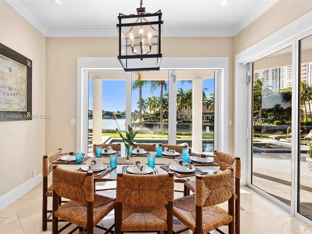 101 Holiday Dr, Hallandale Beach FL 33009