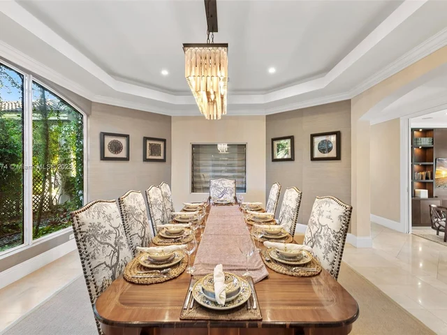 101 Holiday Dr, Hallandale Beach FL 33009