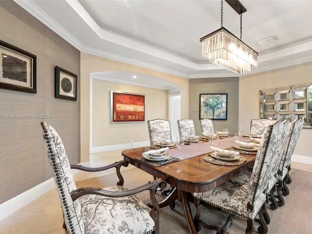 101 Holiday Dr, Hallandale Beach FL 33009