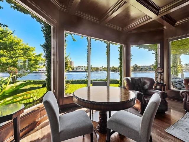 101 Holiday Dr, Hallandale Beach FL 33009