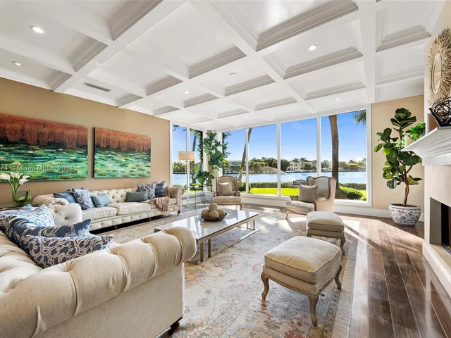 101 Holiday Dr, Hallandale Beach FL 33009