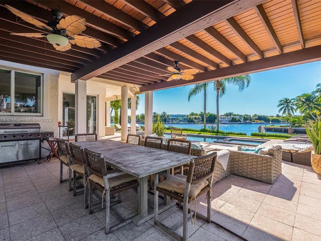 101 Holiday Dr, Hallandale Beach FL 33009