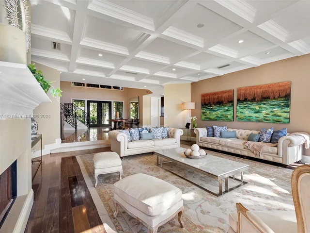 101 Holiday Dr, Hallandale Beach FL 33009