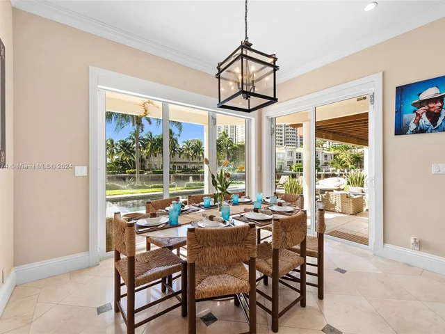 101 Holiday Dr, Hallandale Beach FL 33009