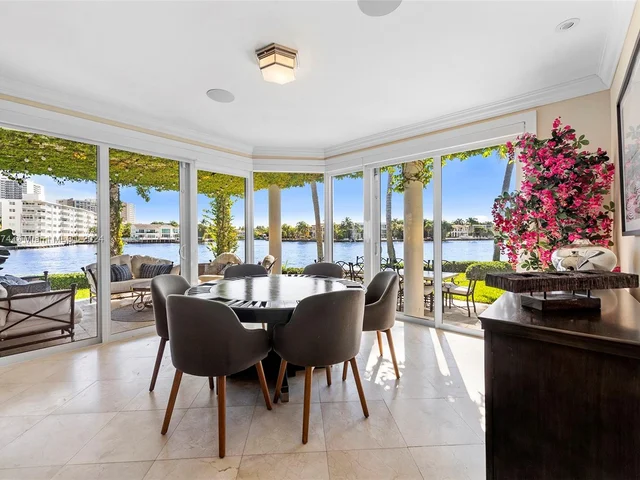 101 Holiday Dr, Hallandale Beach FL 33009