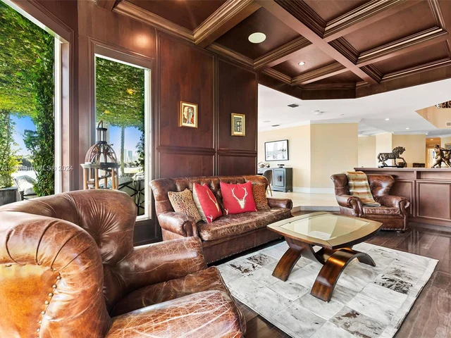 101 Holiday Dr, Hallandale Beach FL 33009