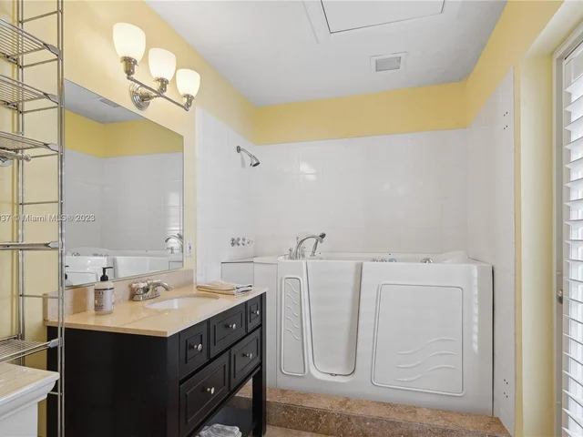 13000 Coronado Dr, North Miami FL 33181