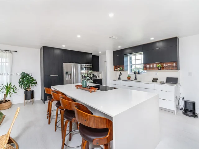 1762 NW 2nd Ave, Homestead FL 33030