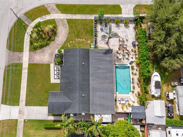 1762 NW 2nd Ave, Homestead FL 33030