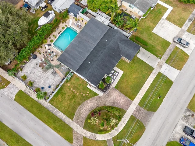 1762 NW 2nd Ave, Homestead FL 33030