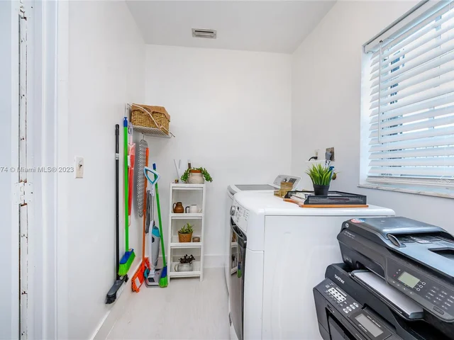 1762 NW 2nd Ave, Homestead FL 33030