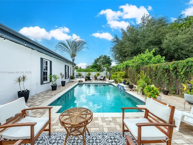 1762 NW 2nd Ave, Homestead FL 33030