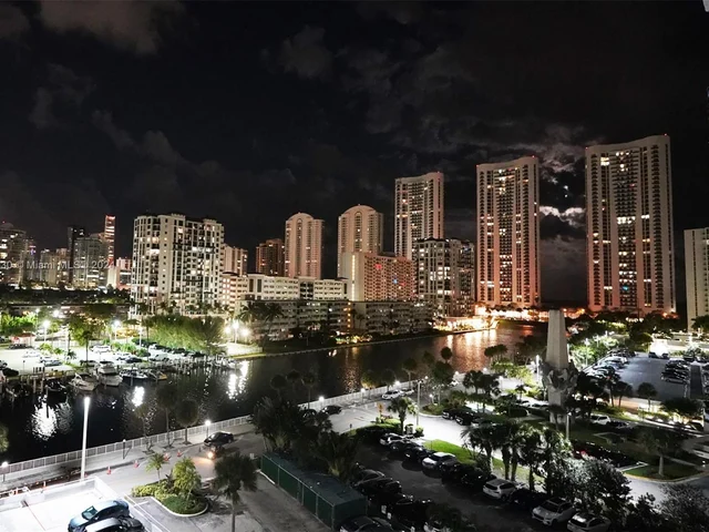 500 Bayview Dr # 731, Sunny Isles Beach FL 33160
