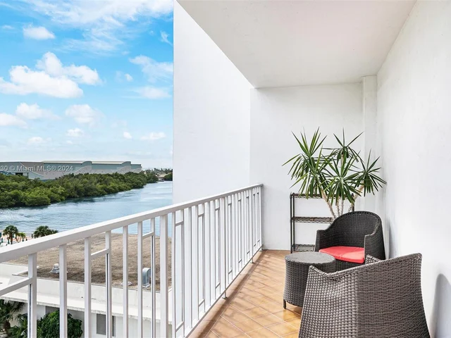 500 Bayview Dr # 731, Sunny Isles Beach FL 33160