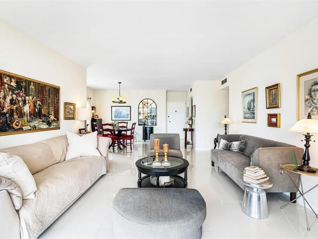 500 Bayview Dr # 731, Sunny Isles Beach FL 33160