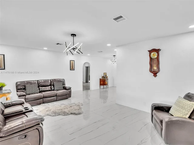 620 Sea Turtle Way, Plantation FL 33324