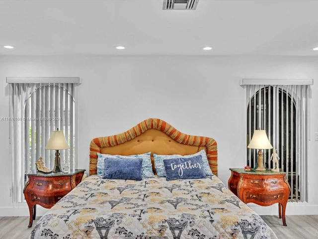 620 Sea Turtle Way, Plantation FL 33324