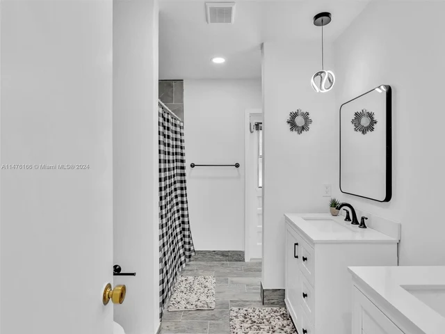 620 Sea Turtle Way, Plantation FL 33324