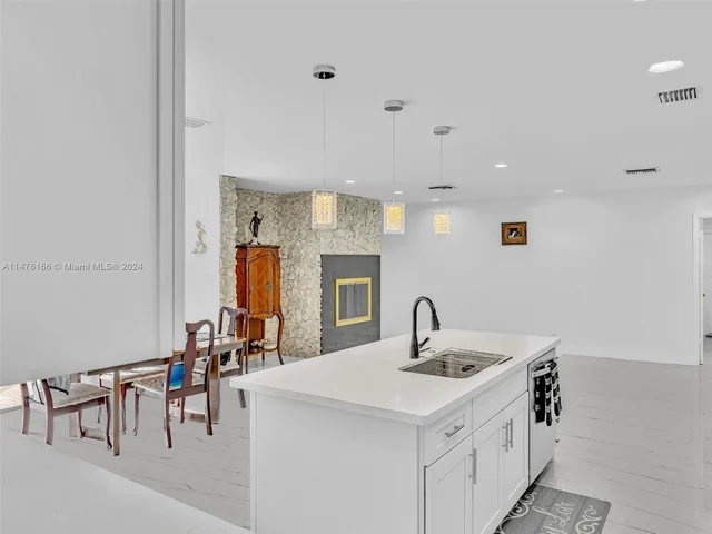 620 Sea Turtle Way, Plantation FL 33324