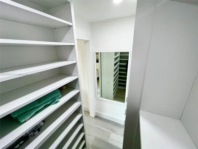 2406 Marathon Ln, Fort Lauderdale FL 33312