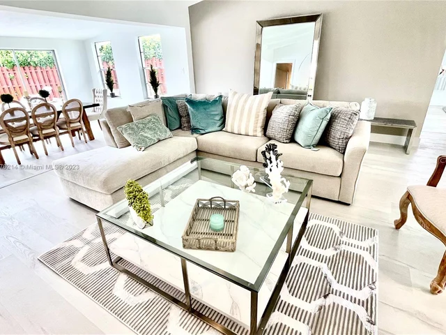 2406 Marathon Ln, Fort Lauderdale FL 33312