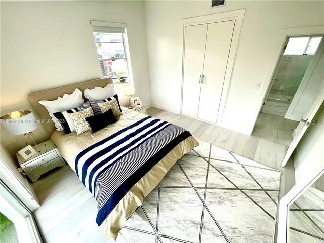 2406 Marathon Ln, Fort Lauderdale FL 33312