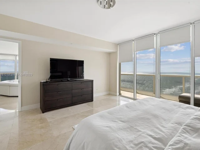 1830 S Ocean Dr # 4102, Hallandale Beach FL 33009
