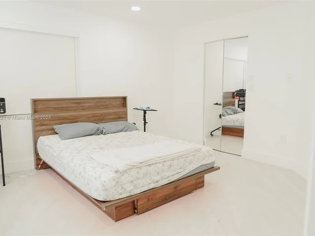 9443 Fontainebleau Blvd # 105, Miami FL 33172