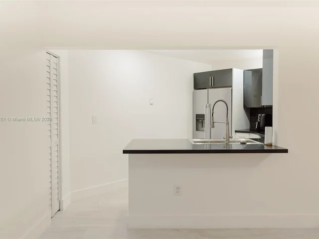 9443 Fontainebleau Blvd # 105, Miami FL 33172