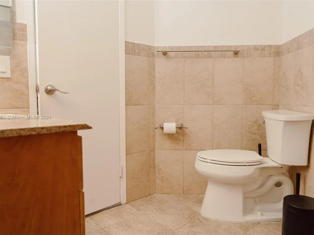 9443 Fontainebleau Blvd # 105, Miami FL 33172