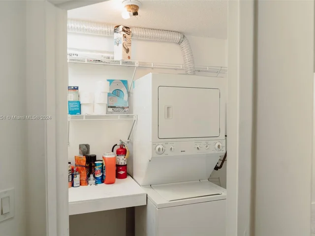 9443 Fontainebleau Blvd # 105, Miami FL 33172