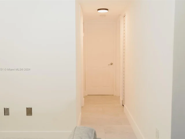 9443 Fontainebleau Blvd # 105, Miami FL 33172