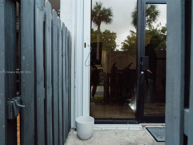 9443 Fontainebleau Blvd # 105, Miami FL 33172