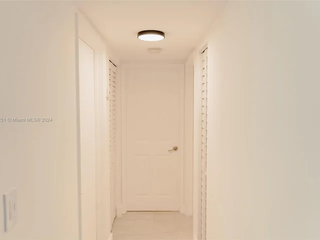 9443 Fontainebleau Blvd # 105, Miami FL 33172